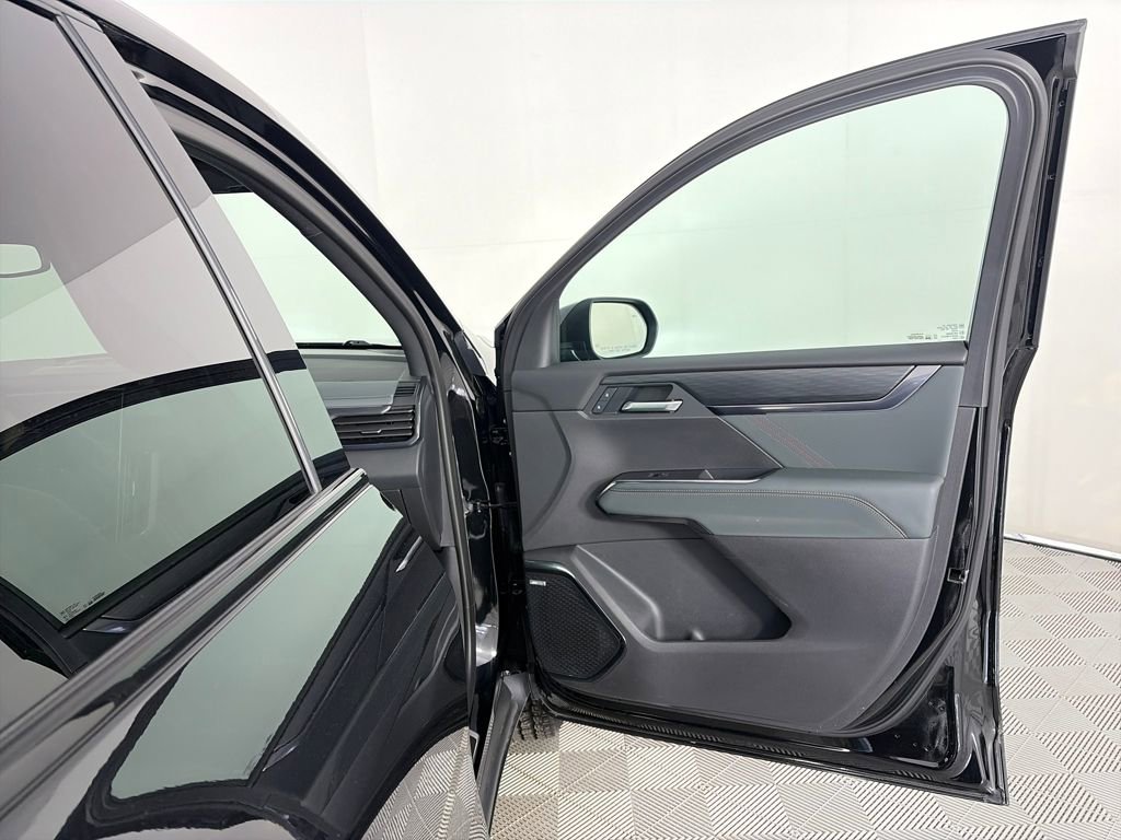 Used 2025 GMC Acadia AT4 image 30