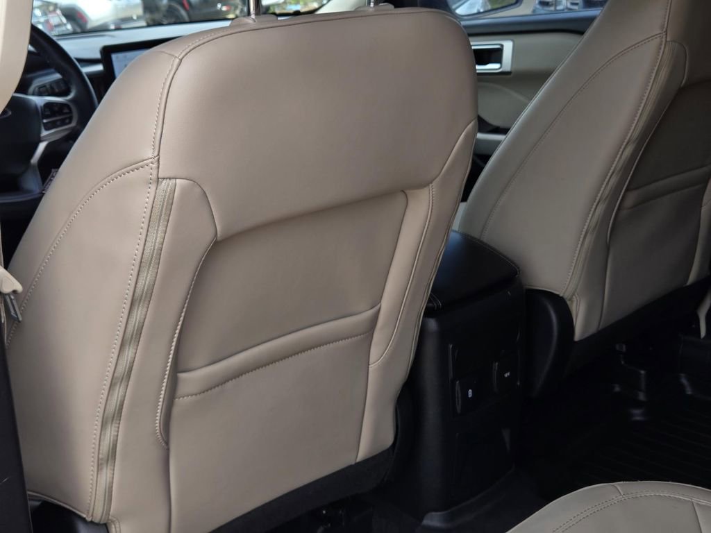 Used 2023 Ford Explorer XLT w/ Equipment Group 202A image 25