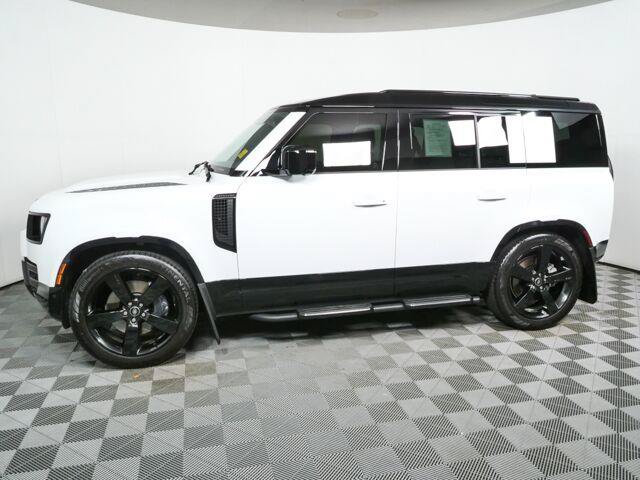 Used 2025 Land Rover Defender 110 X-Dynamic SE AWD/4WD image 31