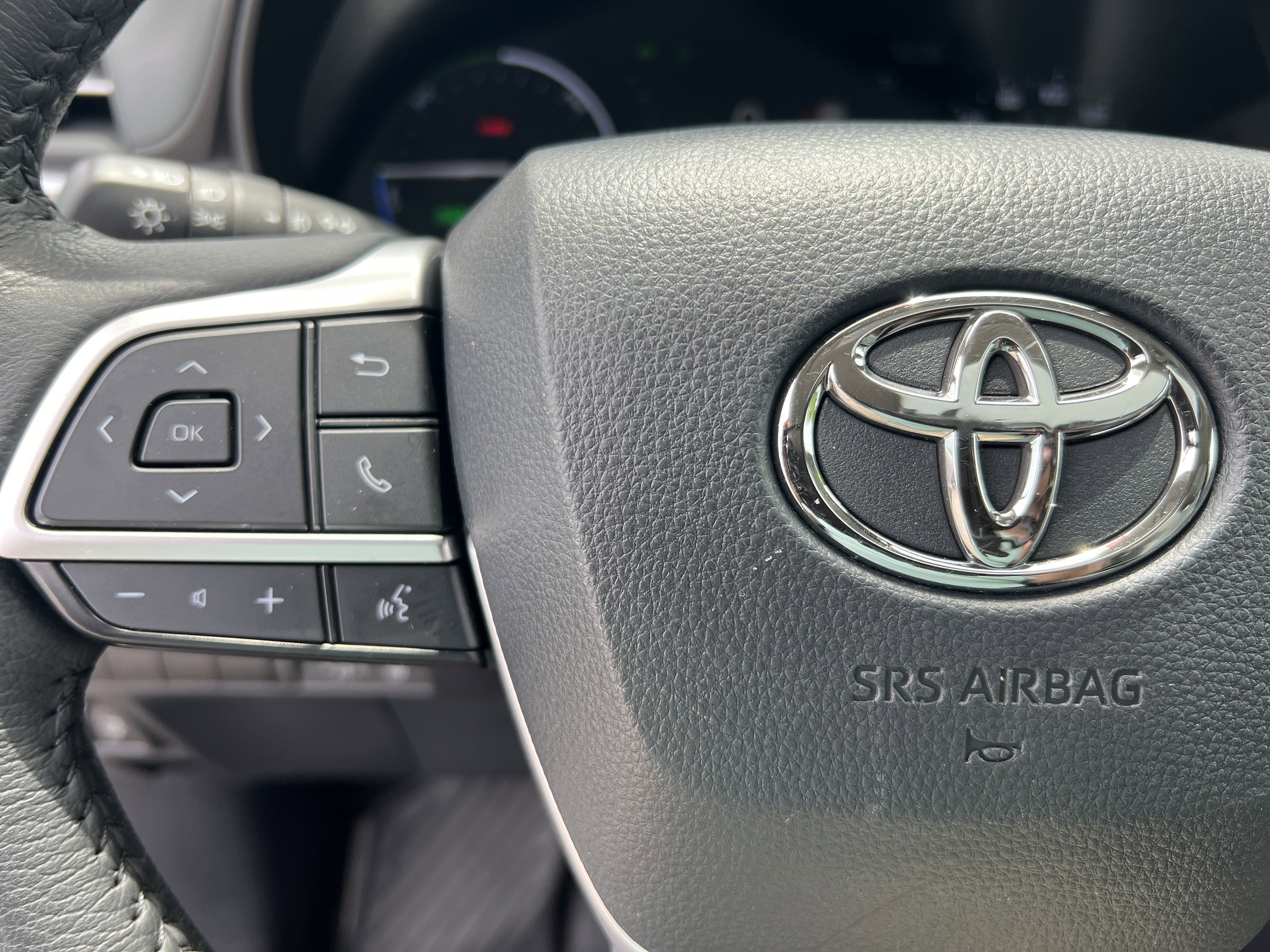 Certified 2025 Toyota Sienna XLE FWD image 11