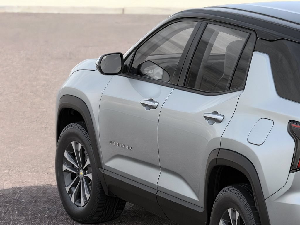 New 2026 Chevrolet Equinox LT w/ Safety and Technology Package FWD image 18