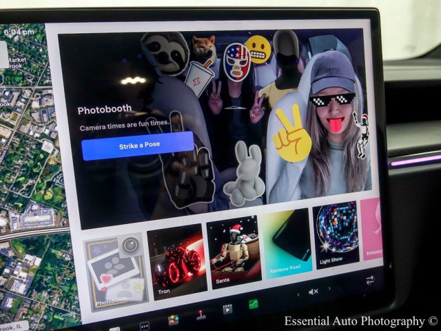 Used 2025 Tesla Model X Plaid image 28