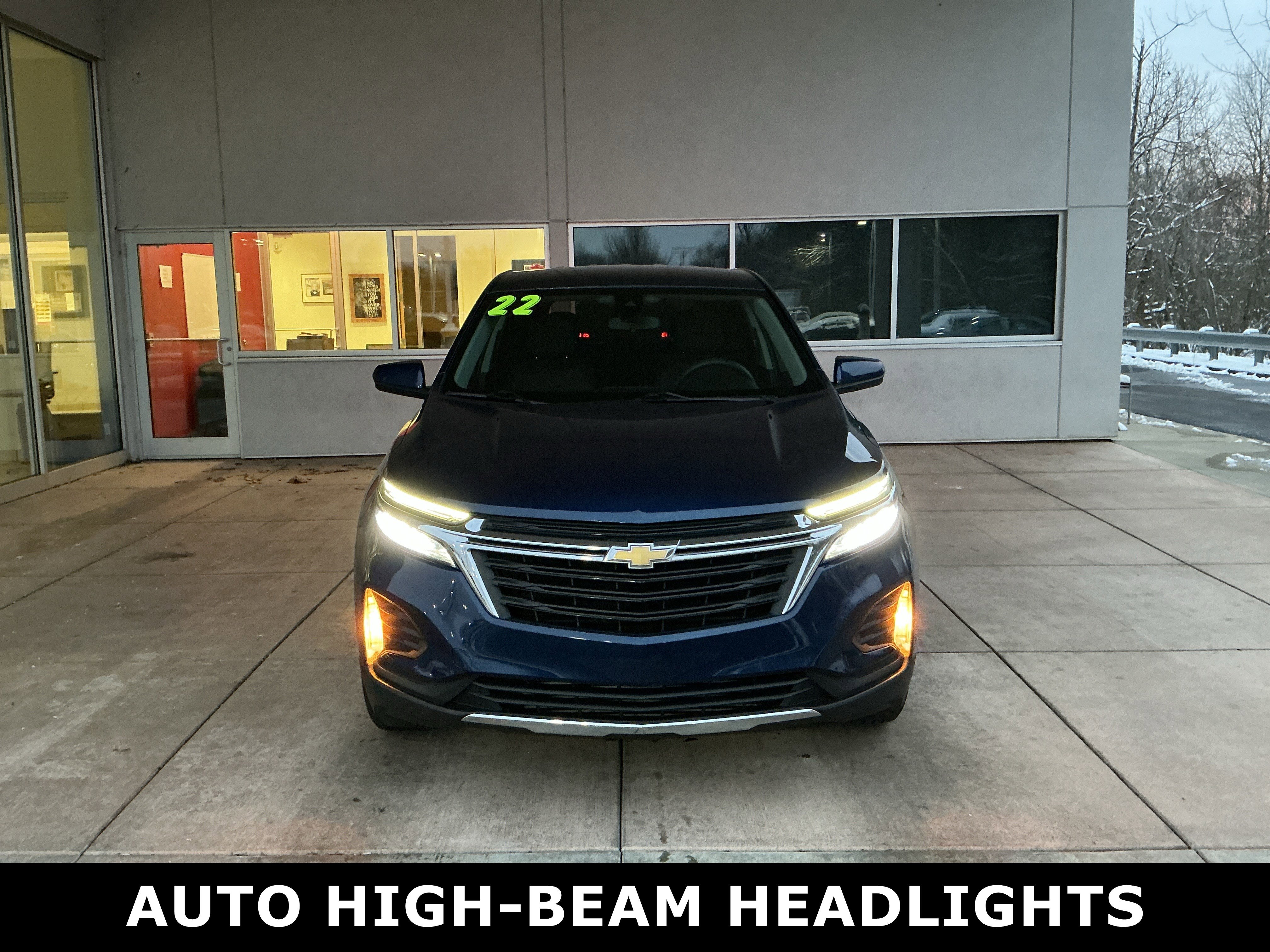 Used 2022 Chevrolet Equinox LT image 2