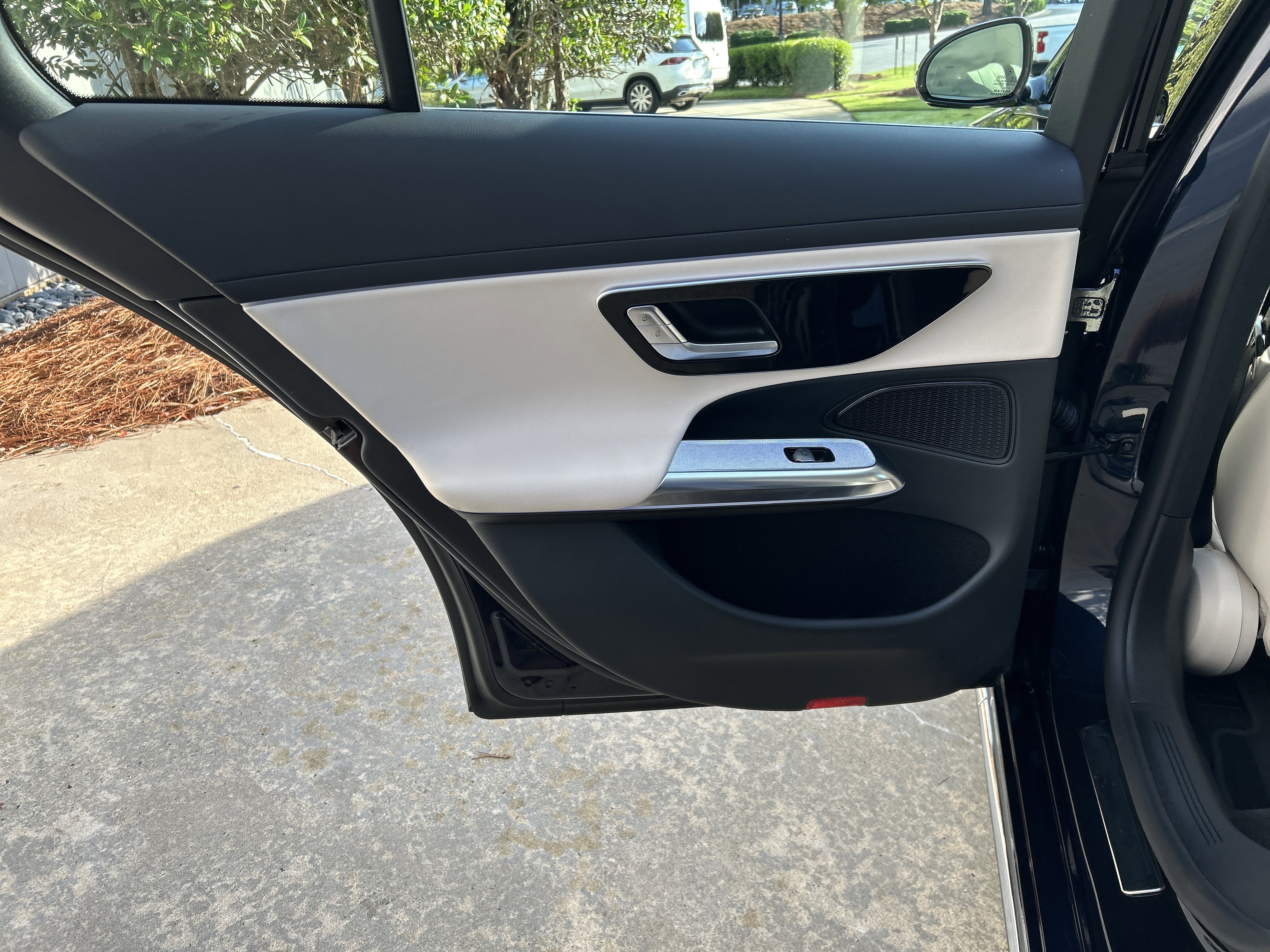 Certified 2025 Mercedes-Benz E 350 4MATIC Sedan image 40