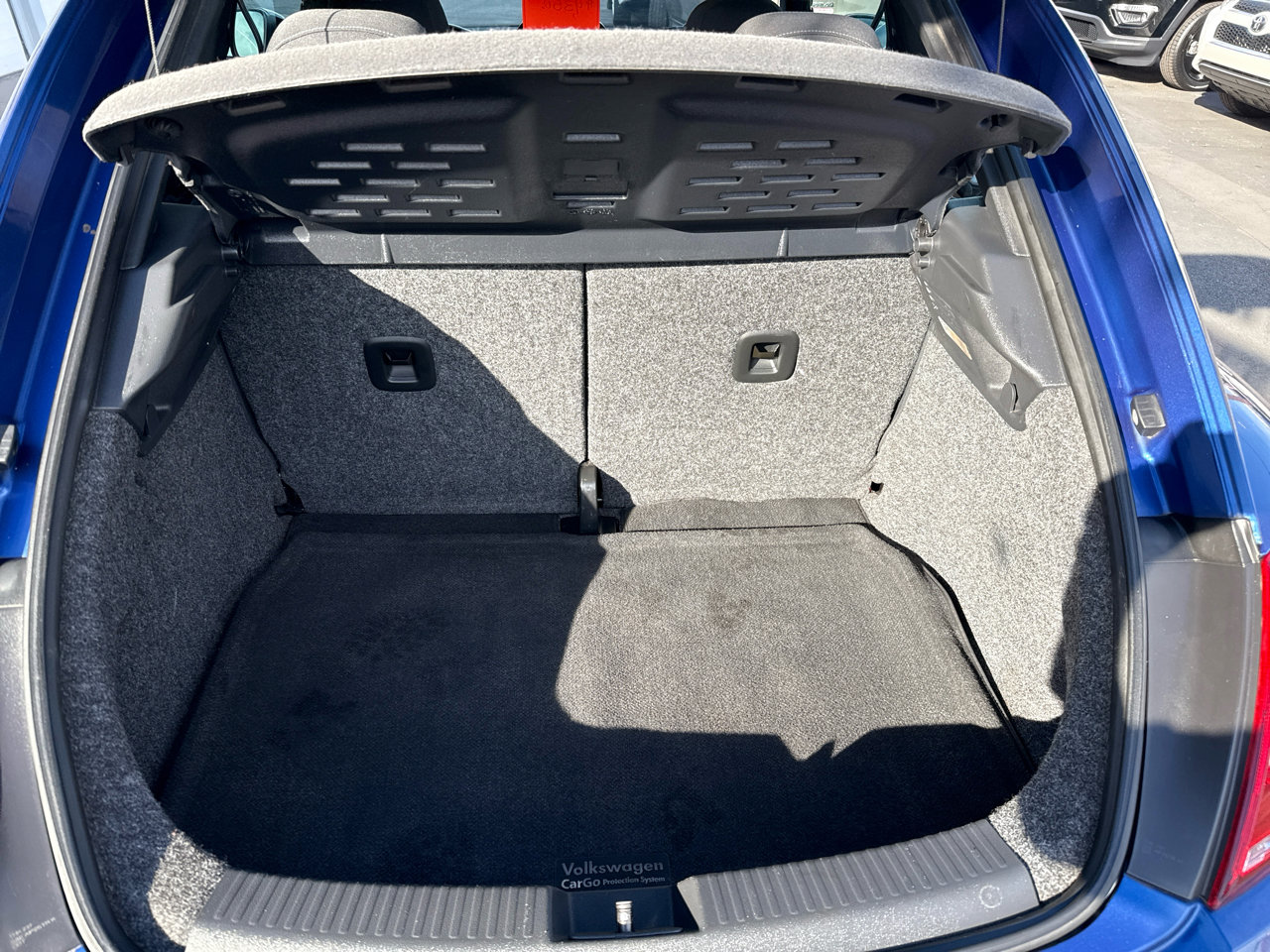 Used 2012 Volkswagen Beetle 2.0T image 6