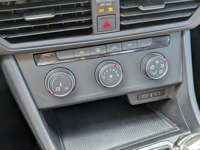 Certified 2022 Volkswagen Jetta S FWD image 28