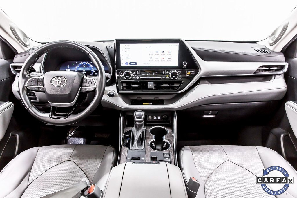 Used 2023 Toyota Highlander Platinum image 16