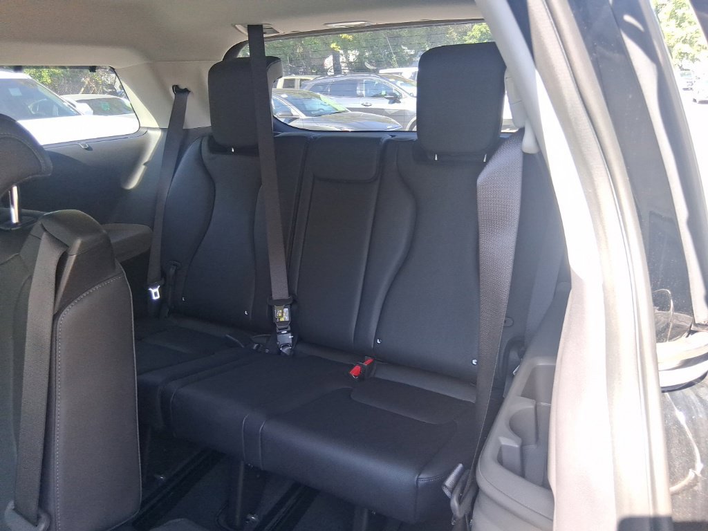 Certified 2026 Kia Carnival EX FWD image 19