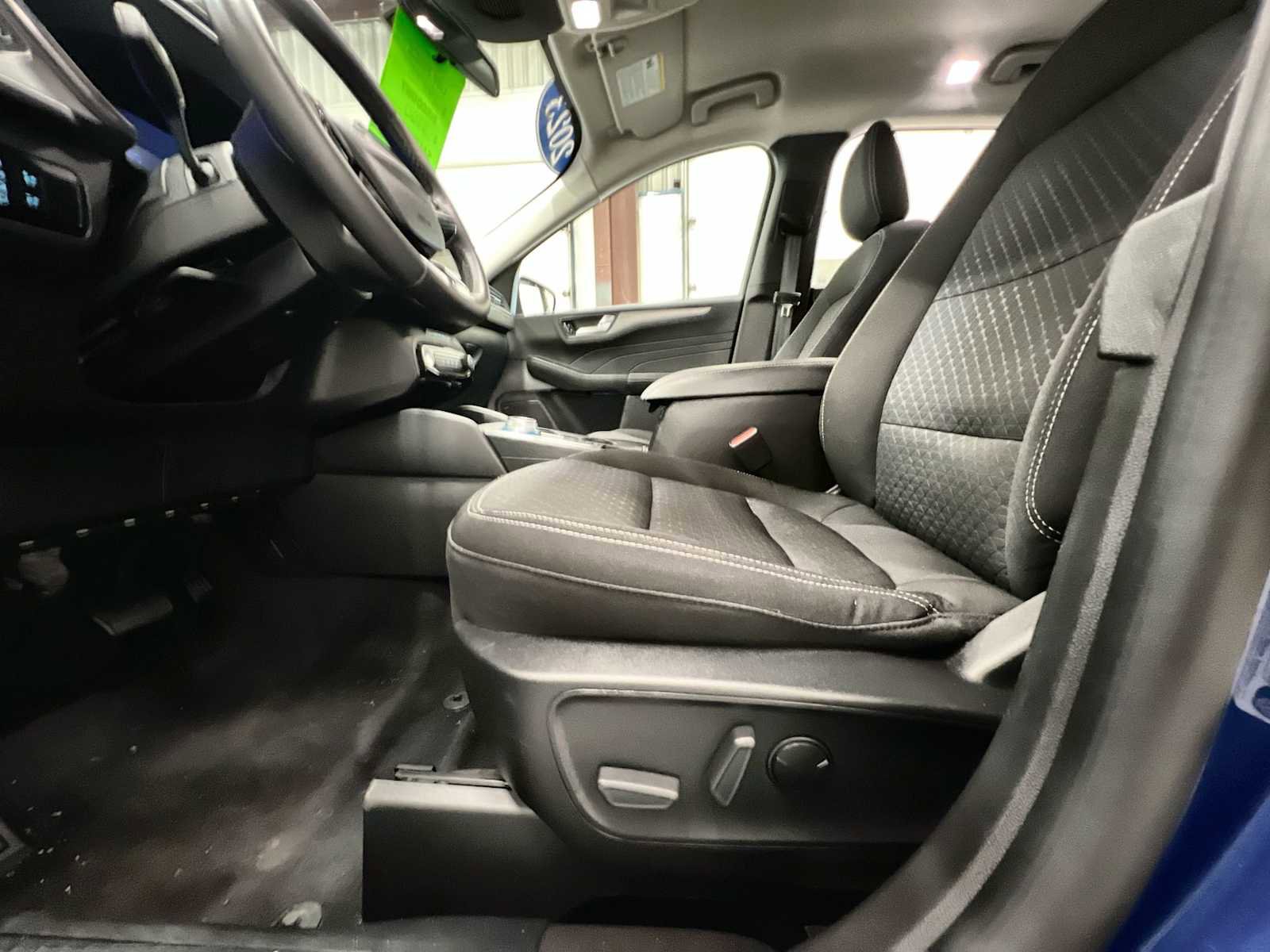 Used 2023 Ford Escape Active w/ Tech Pack #2 AWD/4WD image 14