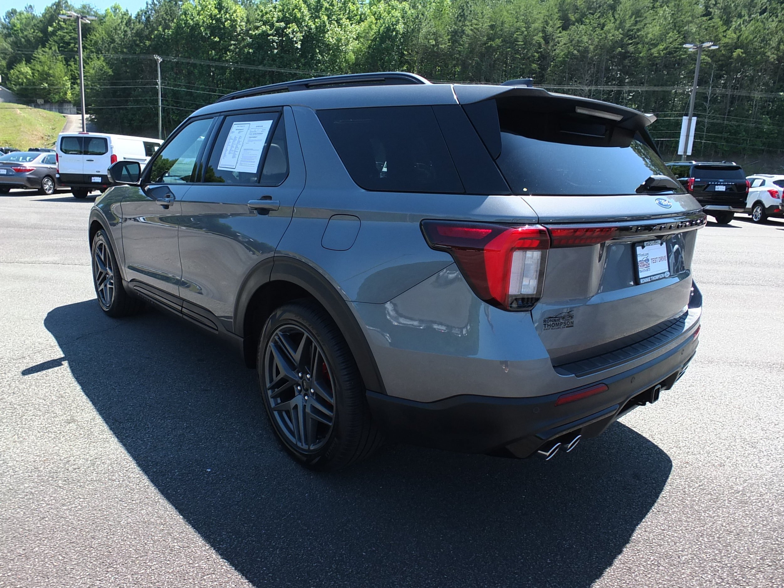 Used 2025 Ford Explorer ST w/ Sun And Sound Package AWD/4WD image 5