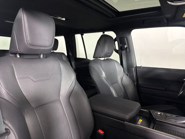 Used 2024 Lexus GX 550 w/ Cold Area Package AWD/4WD image 19