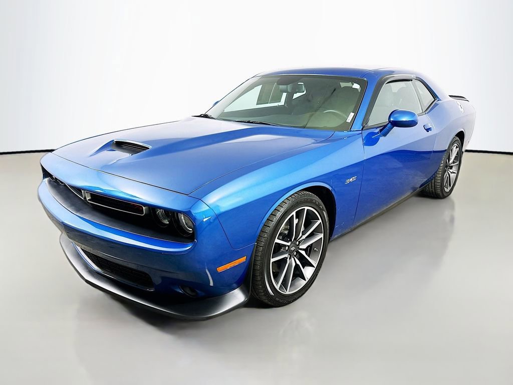 Used 2023 Dodge Challenger R/T video 3
