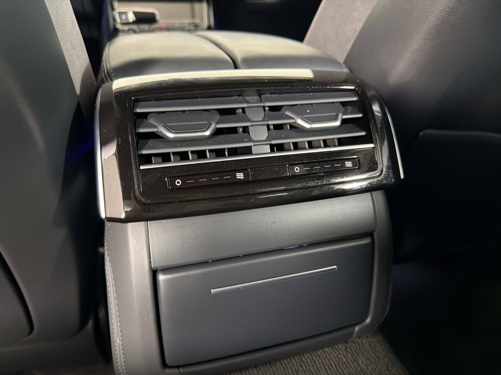 Used 2023 Audi A8 L 3.0T w/ Comfort Plus Package AWD/4WD image 34