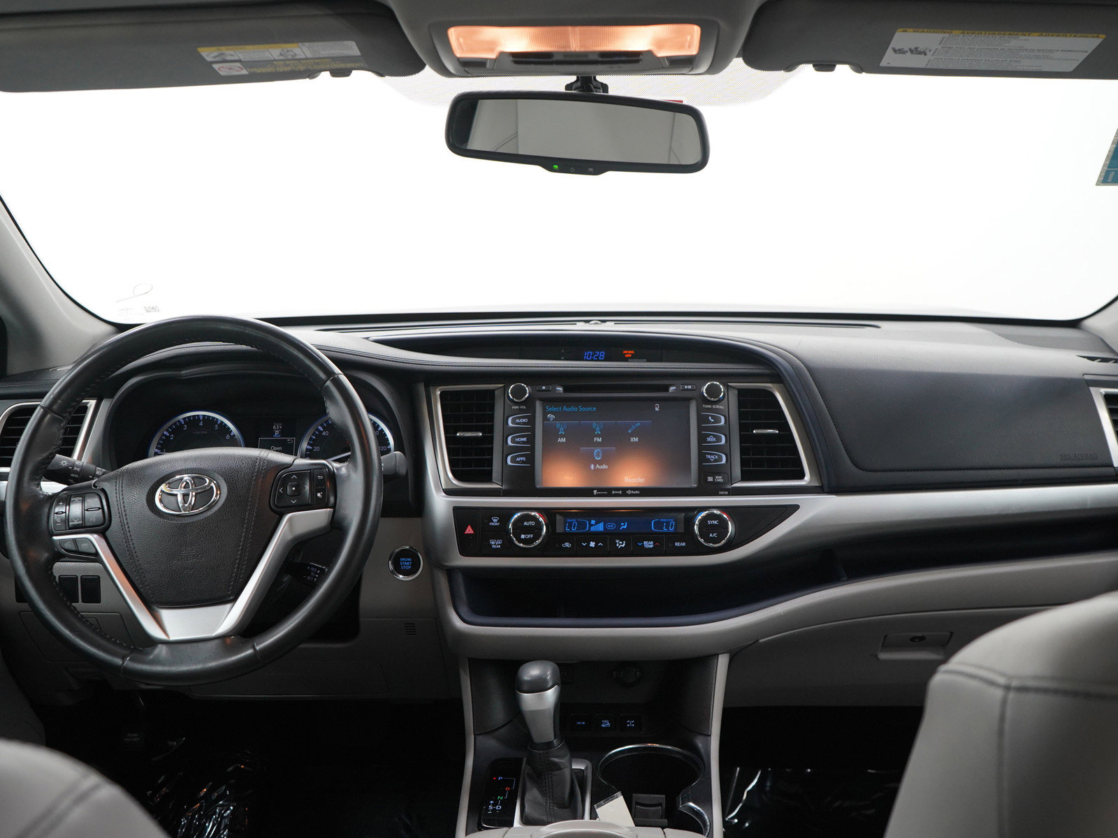 Used 2016 Toyota Highlander XLE AWD/4WD image 12