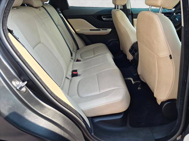 Used 2017 Jaguar F-PACE Premium AWD/4WD image 19