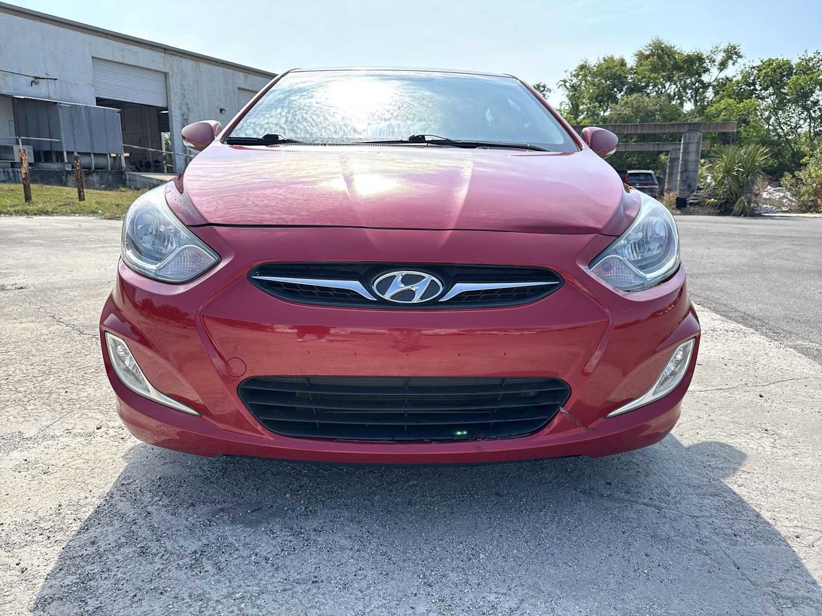 Used 2013 Hyundai Accent SE image 9