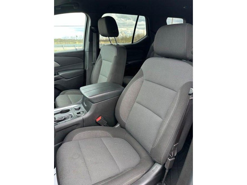 Used 2023 Chevrolet Traverse LT FWD image 36