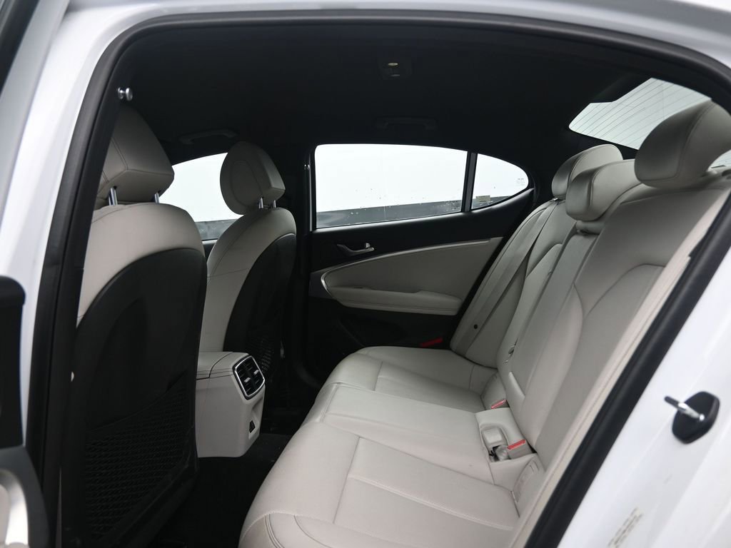 Used 2024 Genesis G70 2.5T image 23