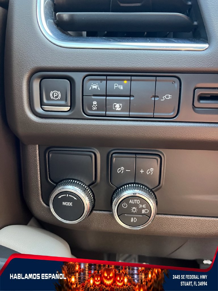 Used 2022 GMC Yukon SLT w/ SLT Premium Package RWD image 16