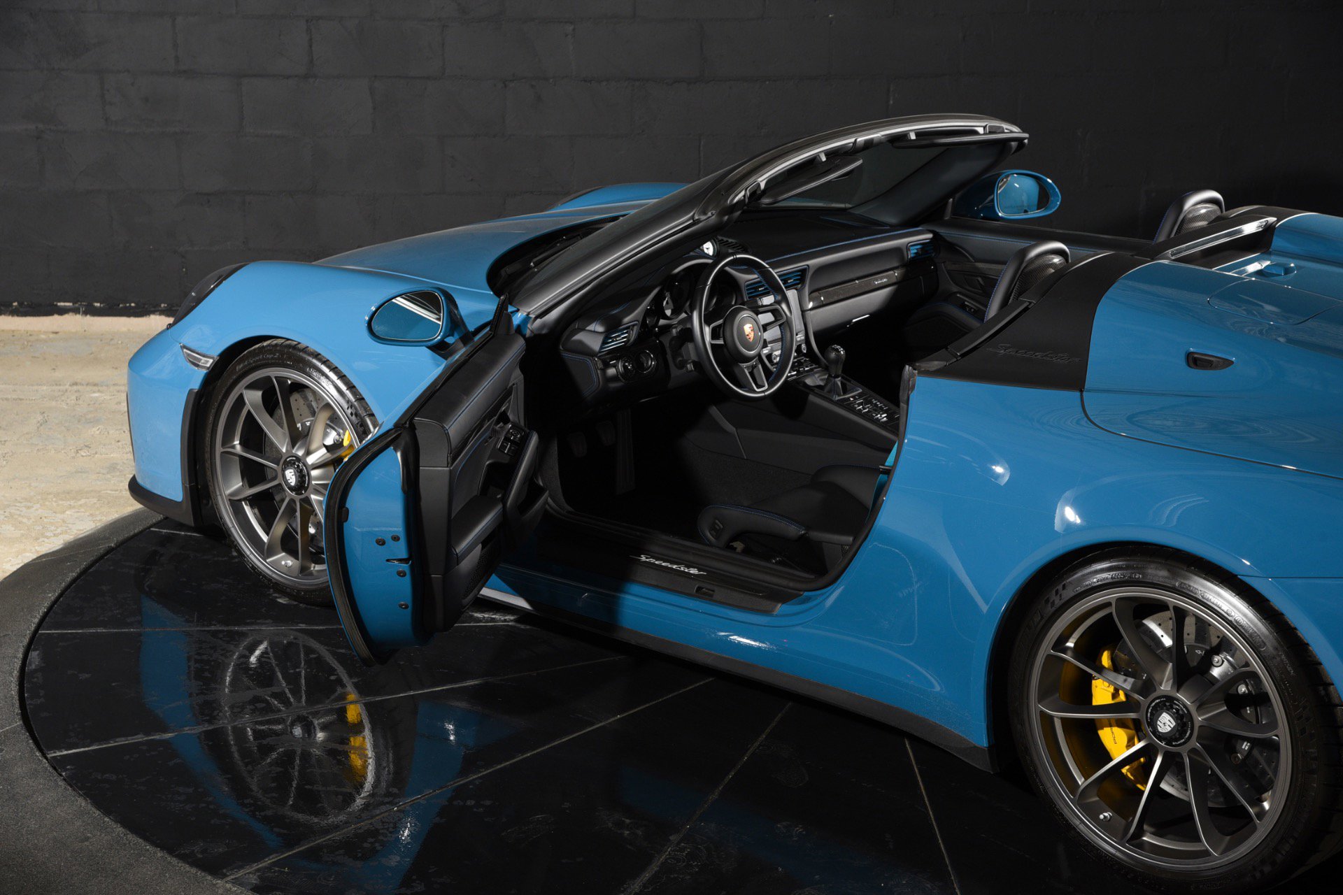 Used 2019 Porsche 911 Speedster RWD image 15