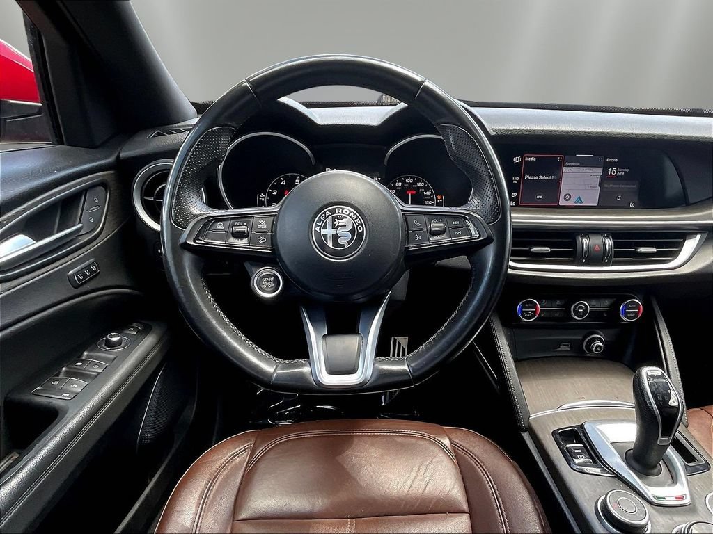 Used 2022 Alfa Romeo Stelvio Ti AWD/4WD image 8