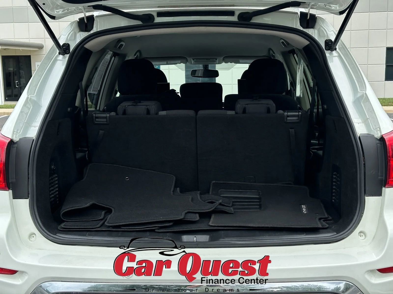 Used 2020 Nissan Pathfinder SV image 15