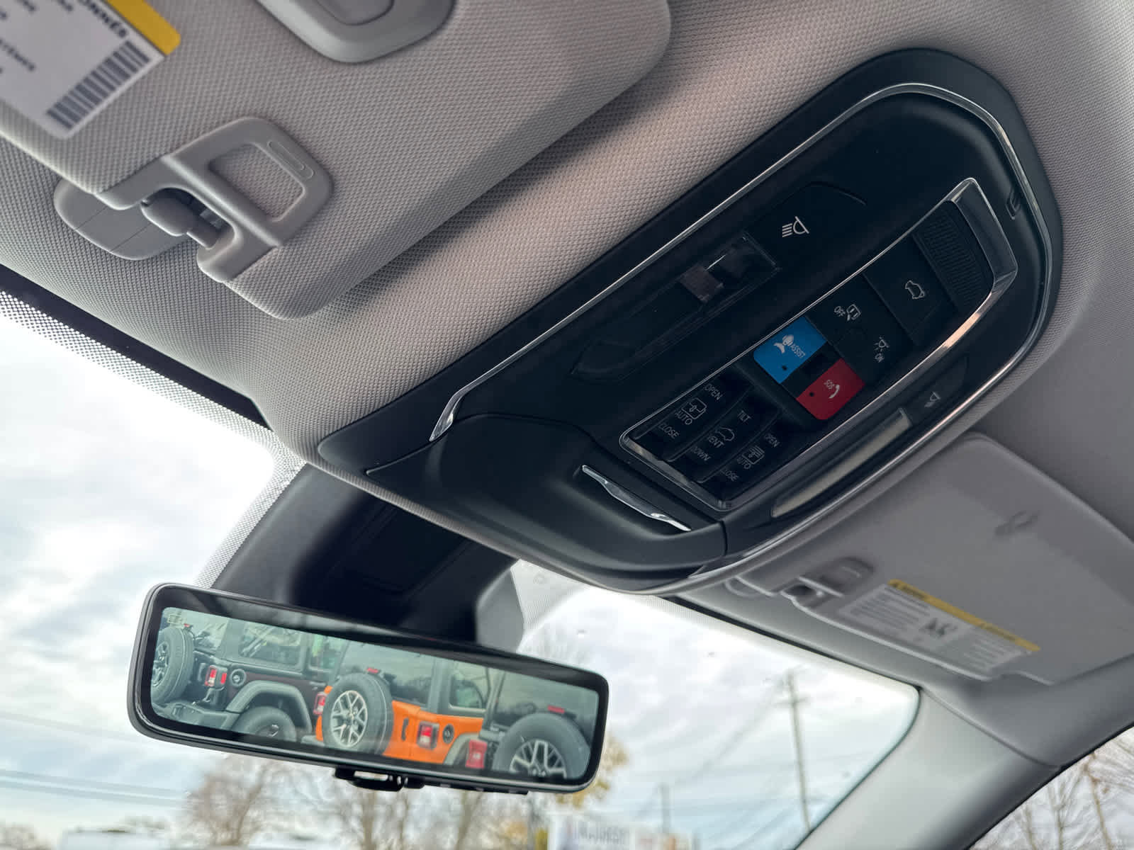 Used 2023 Jeep Grand Cherokee 30th Anniversary image 29