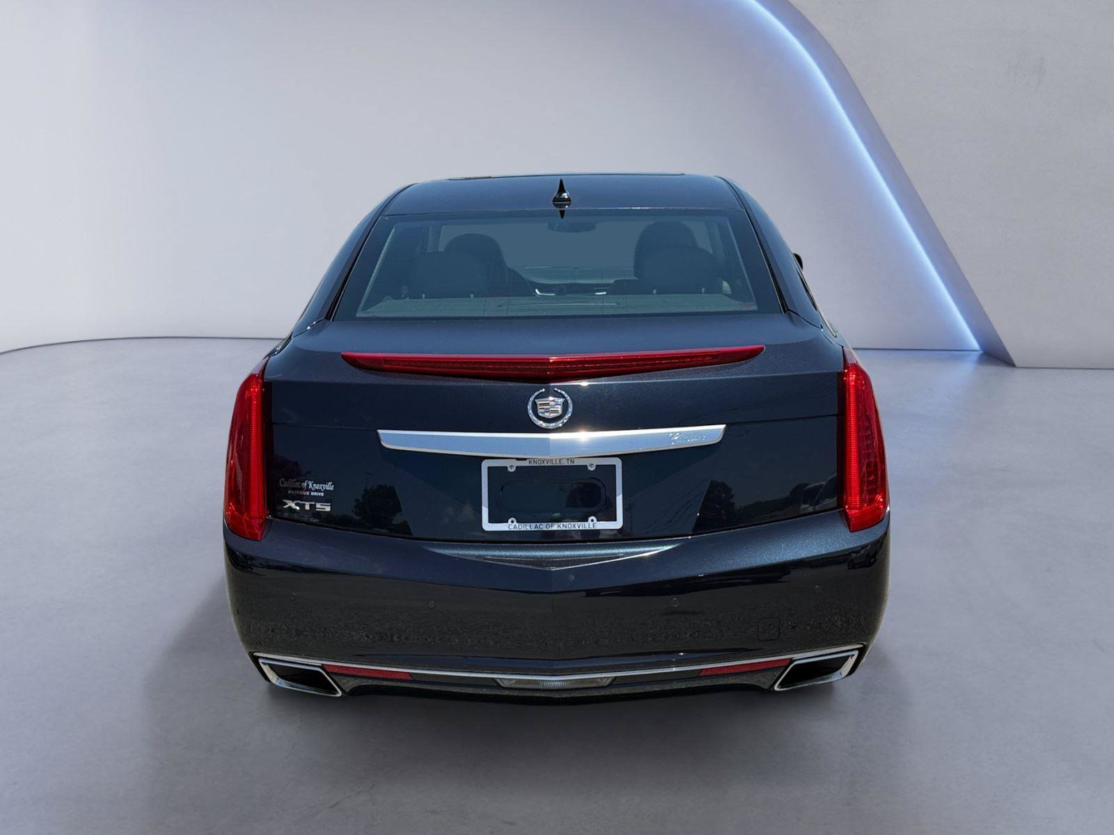 Used 2014 Cadillac XTS Luxury w/ Driver Awareness Package FWD image 4
