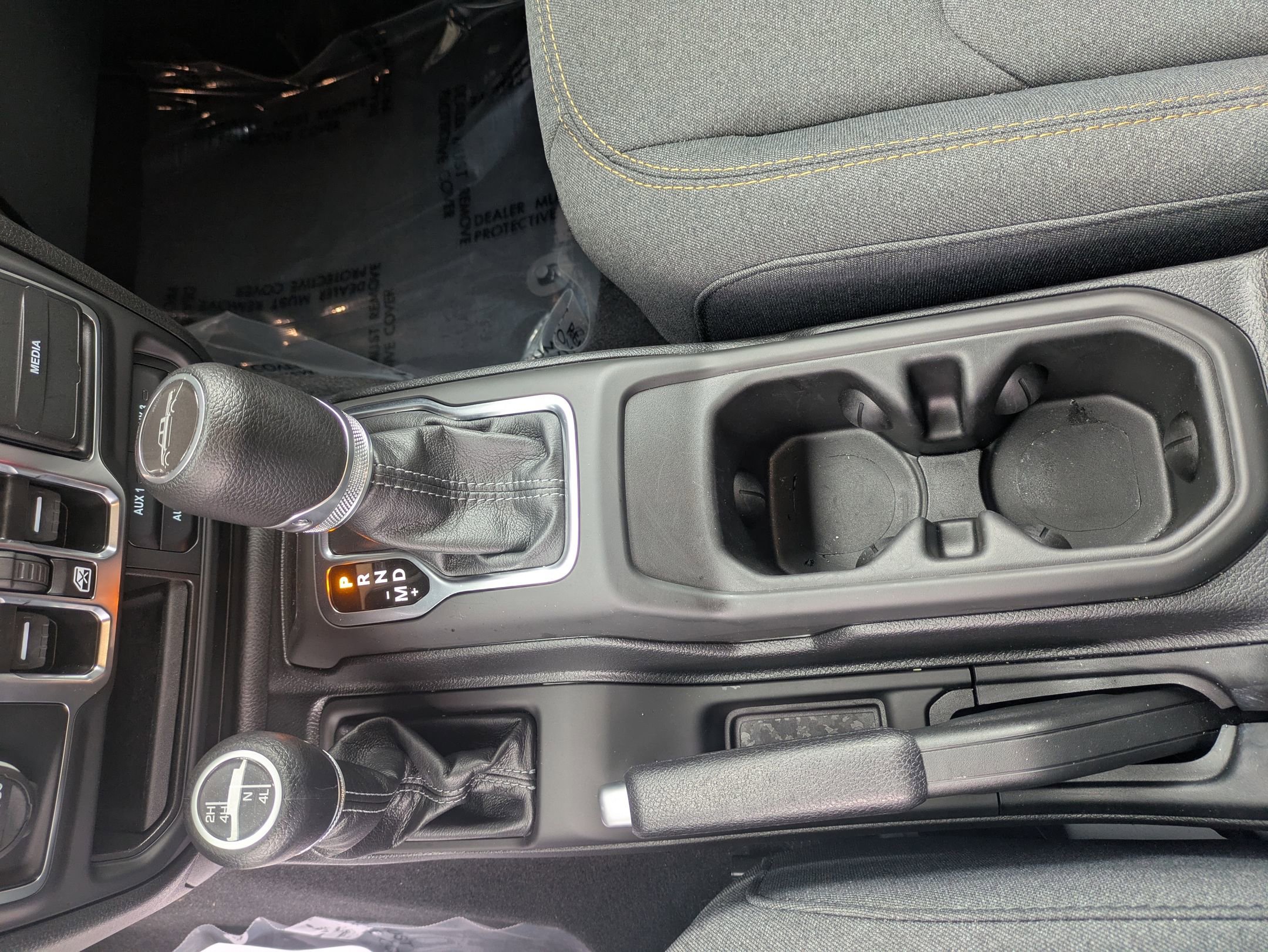 Used 2025 Jeep Gladiator Sport image 18