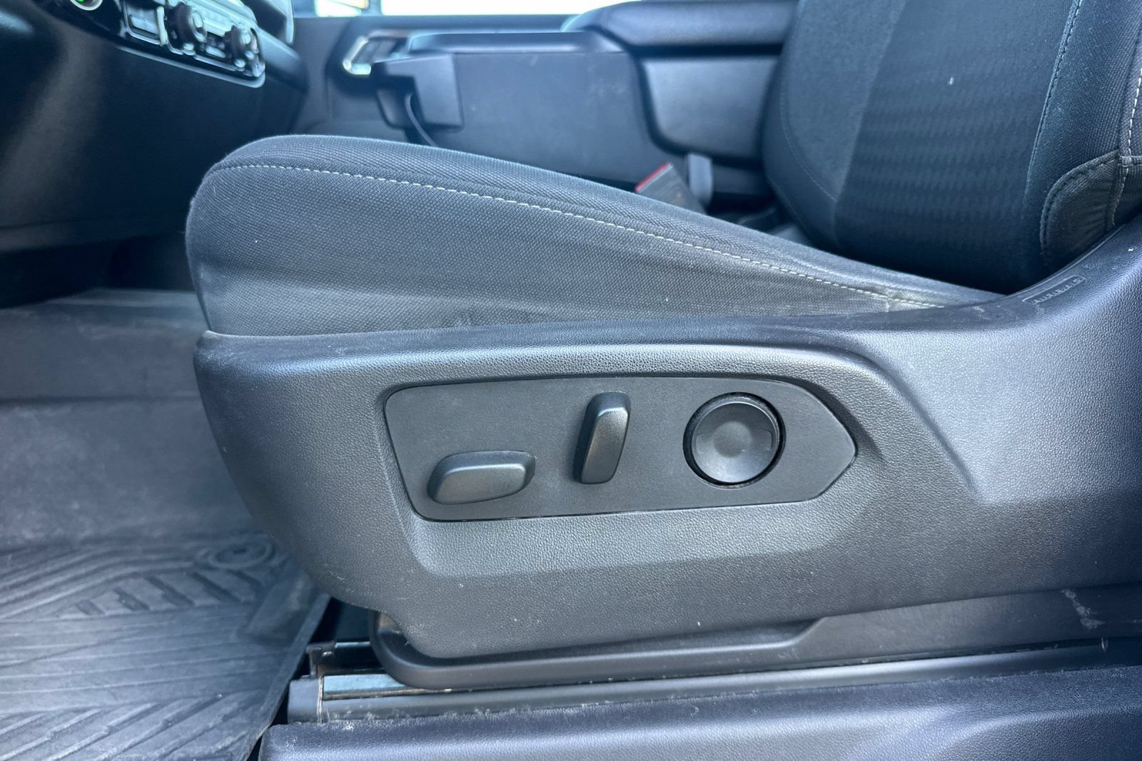Used 2024 Chevrolet Silverado 2500 LT AWD/4WD image 13