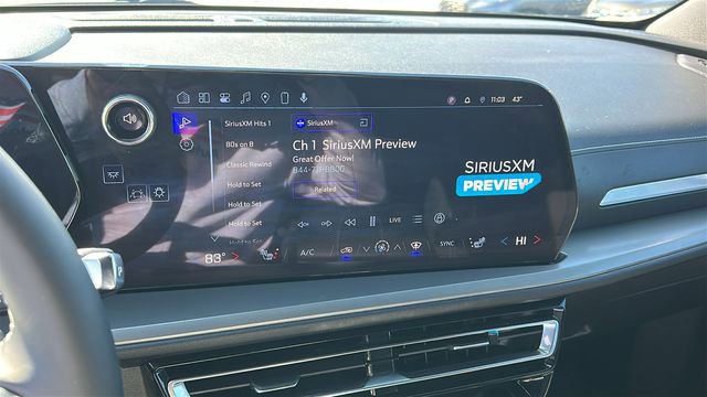 Used 2024 Chevrolet Traverse LT image 15