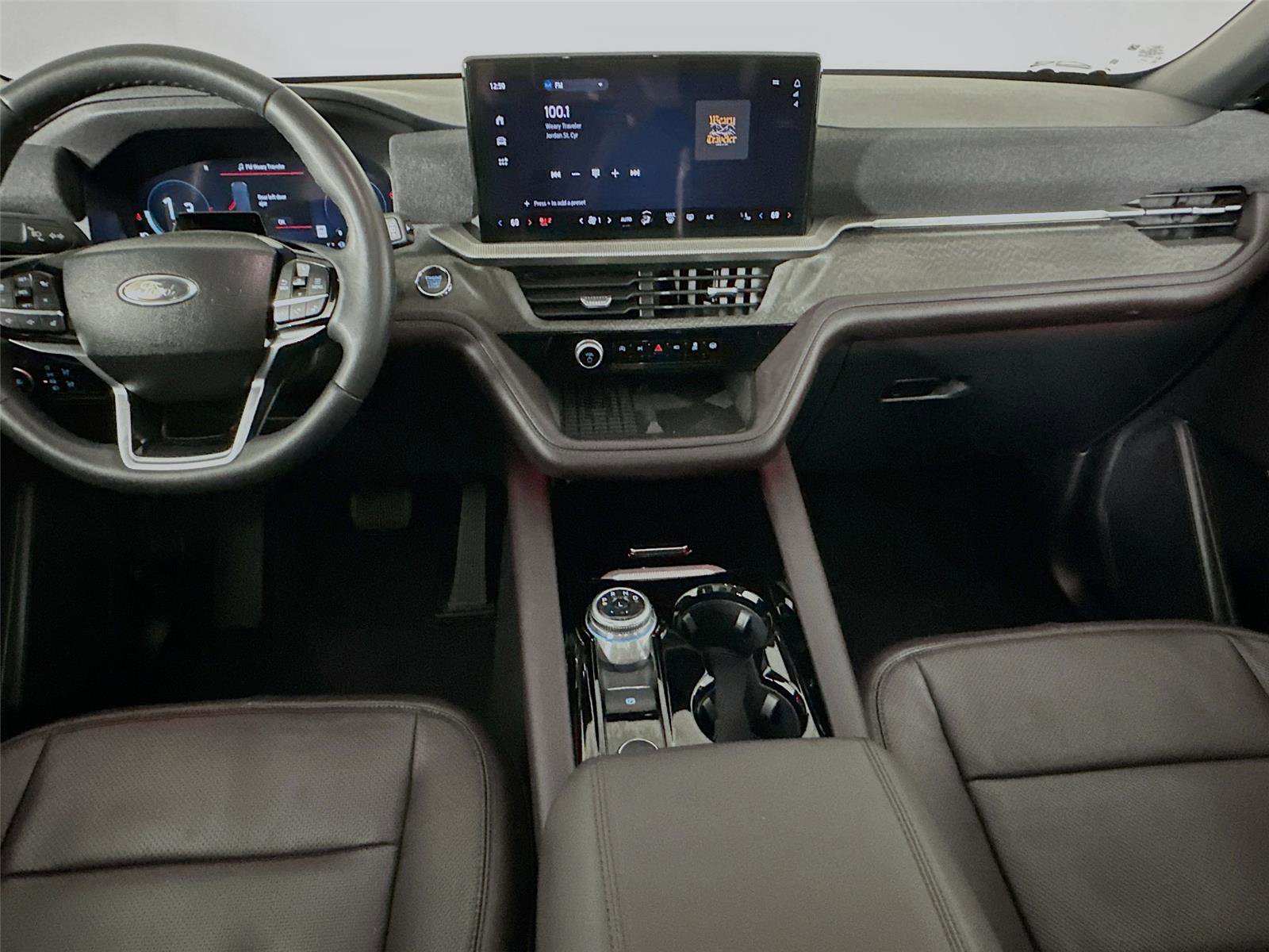 Used 2025 Ford Explorer Platinum w/ LUX Leather Package image 21