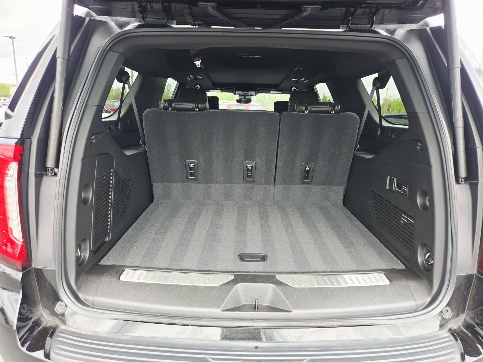 Used 2023 GMC Yukon XL Denali w/ Denali Reserve Package image 17