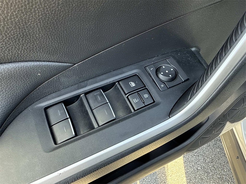 Used 2025 Toyota RAV4 XLE image 12