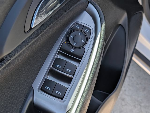 Used 2021 Chevrolet Malibu LS FWD image 16