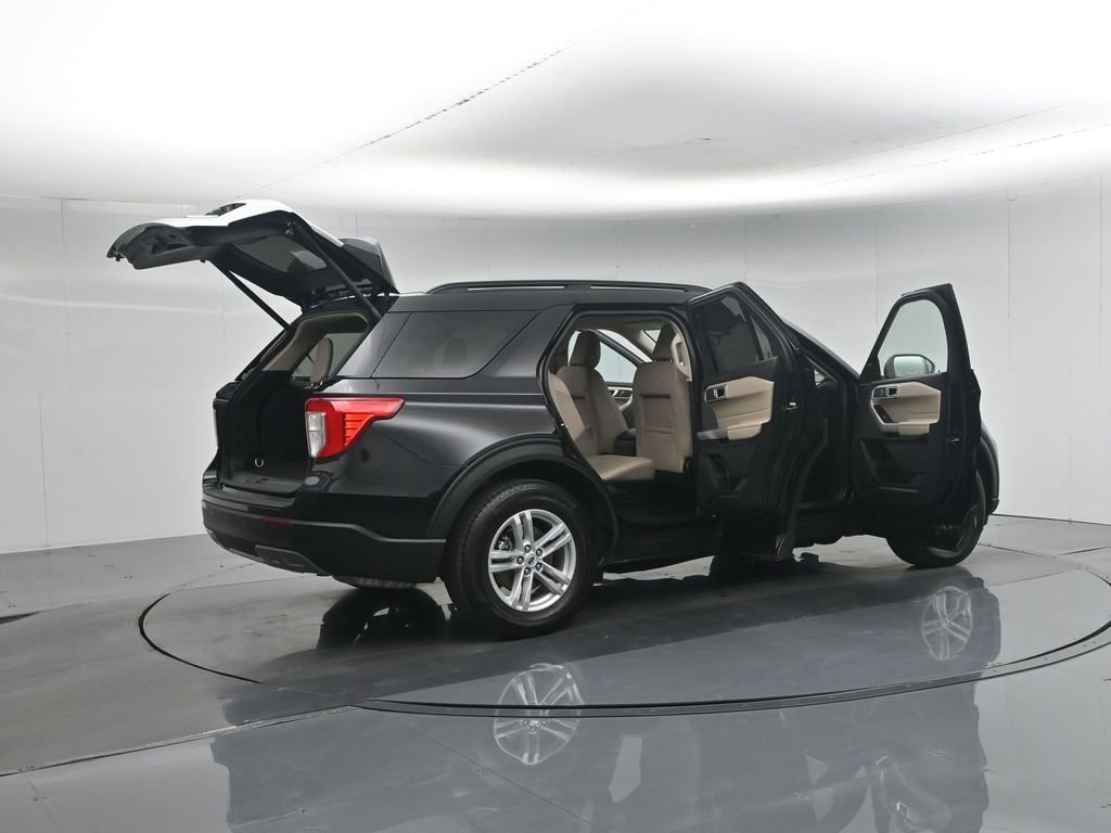 Used 2024 Ford Explorer XLT w/ Equipment Group 202A RWD image 6