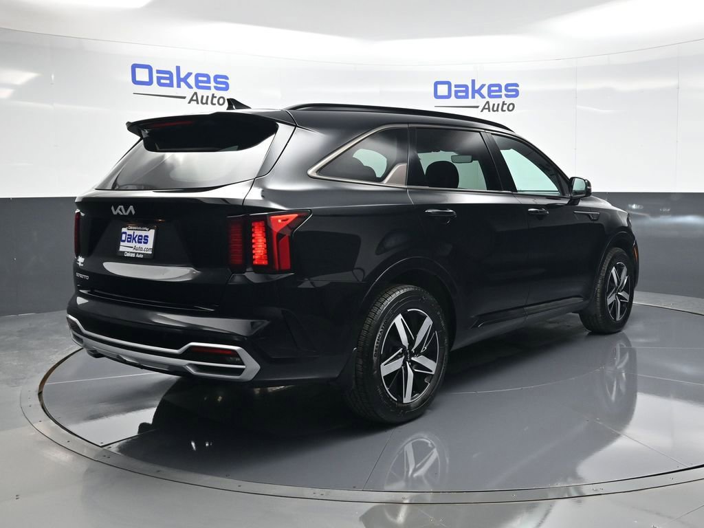 Certified 2023 Kia Sorento S image 8