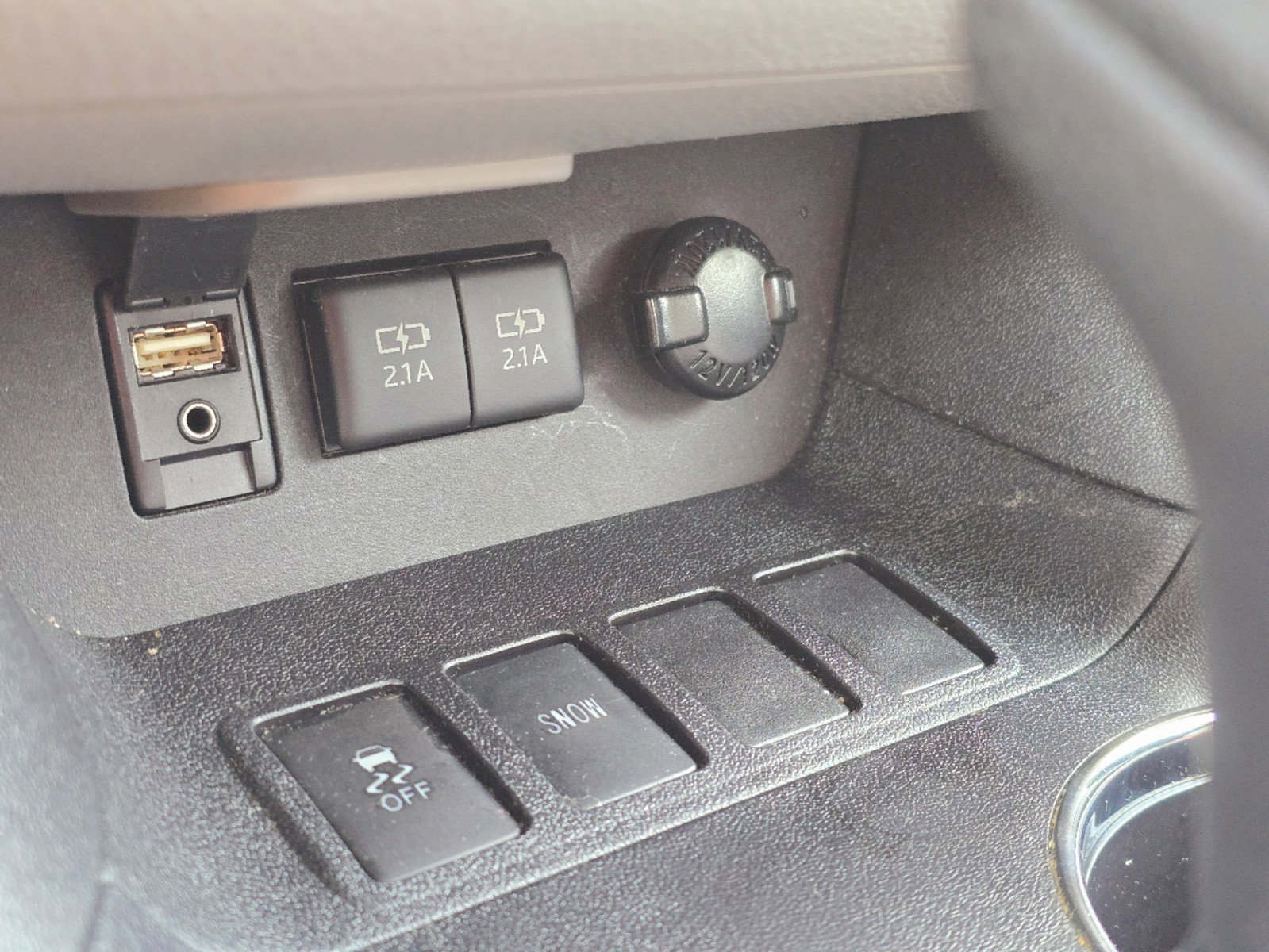 Used 2018 Toyota Highlander LE image 23