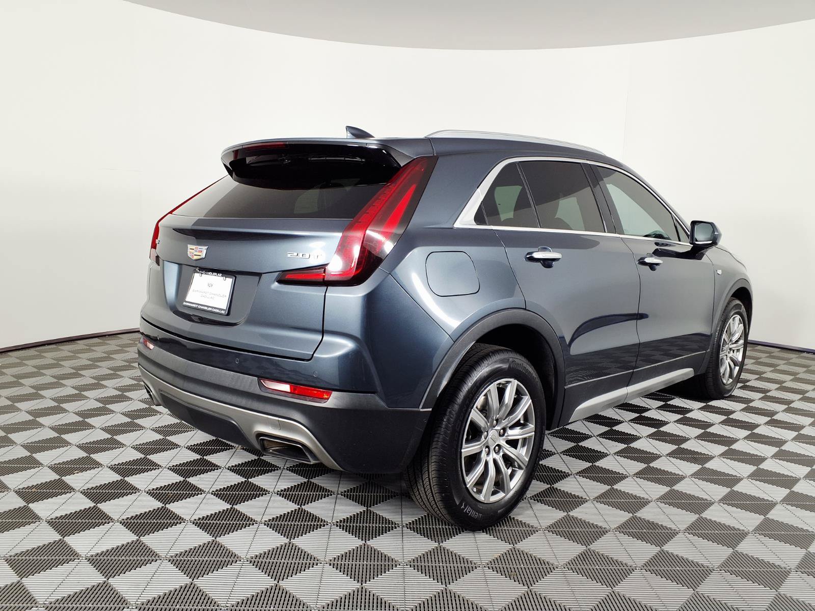 Used 2019 Cadillac XT4 Premium Luxury w/ Cold Weather Package FWD image 4