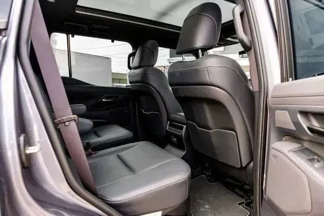 Used 2025 Lexus GX 550 image 42