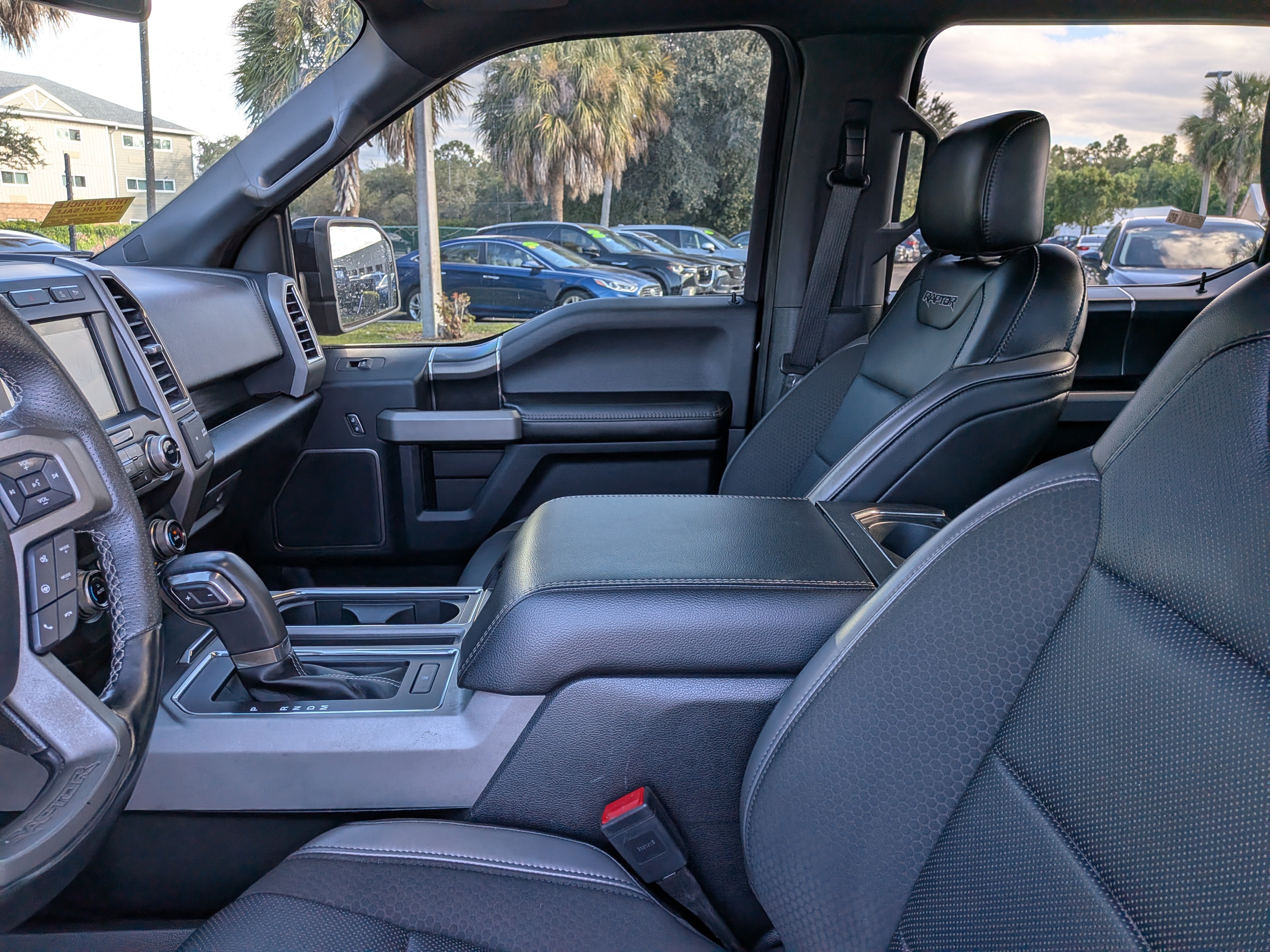 Used 2019 Ford F150 Raptor w/ Equipment Group 802A Luxury AWD/4WD image 22