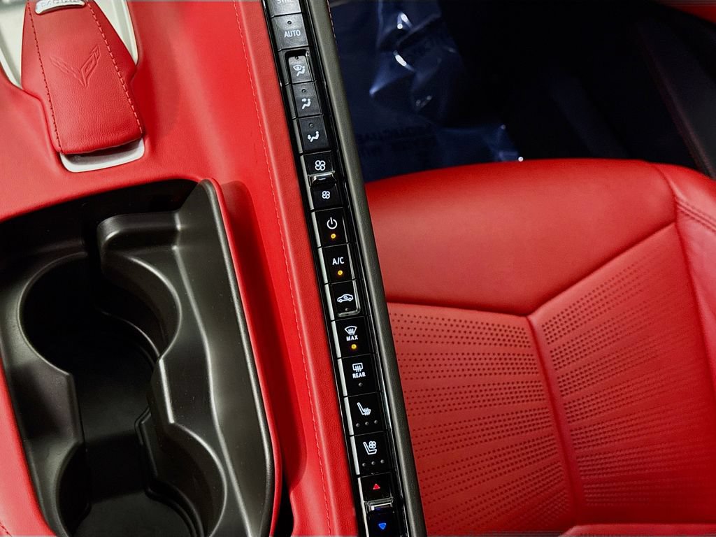 Used 2025 Chevrolet Corvette Z06 RWD image 16