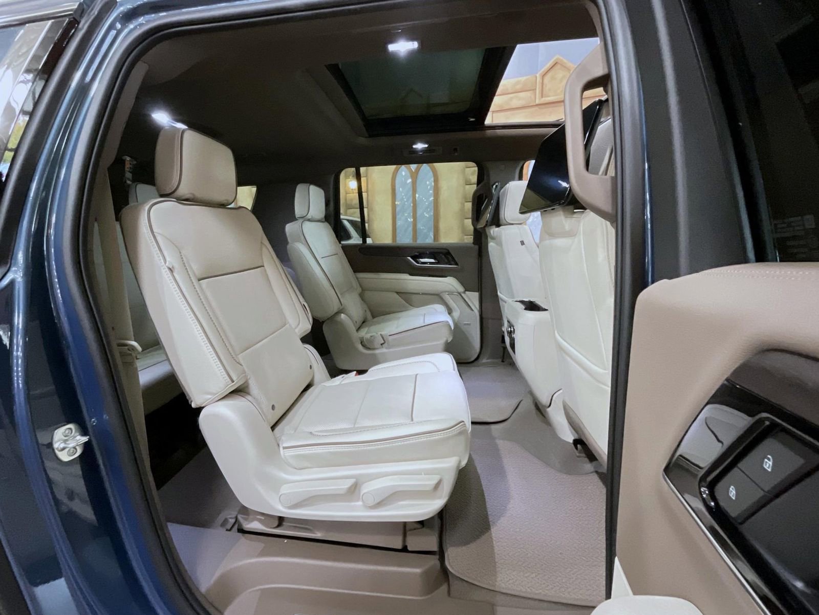 New 2026 GMC Yukon XL Denali image 18