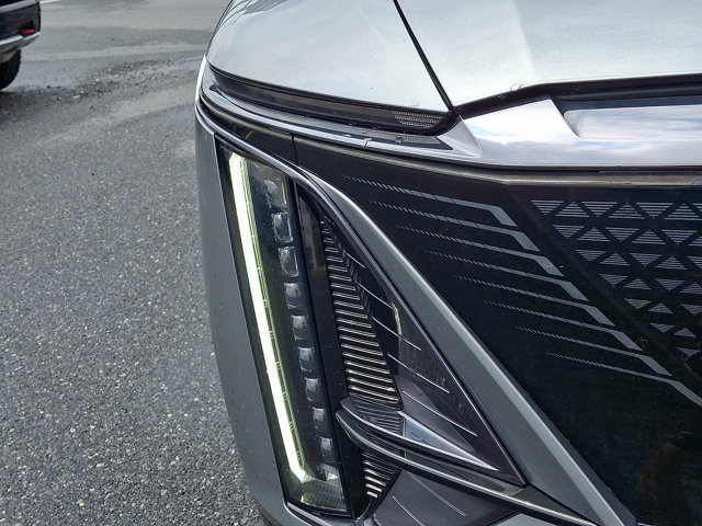 Certified 2024 Cadillac Lyriq Sport w/ LPO, Floor Liner Package AWD/4WD image 9