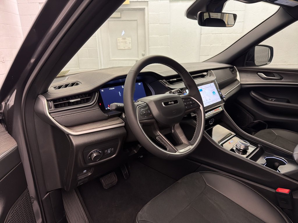 New 2026 Jeep Grand Cherokee Altitude RWD image 14