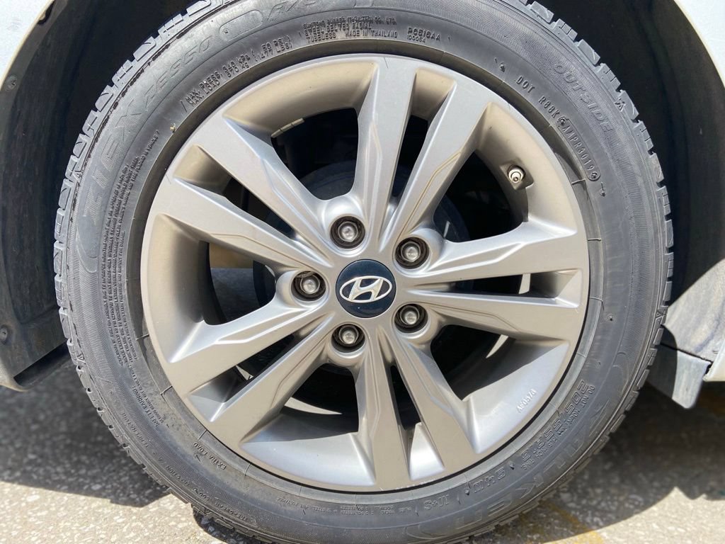 Used 2012 Hyundai Sonata Limited w/ Navigation Pkg FWD image 12