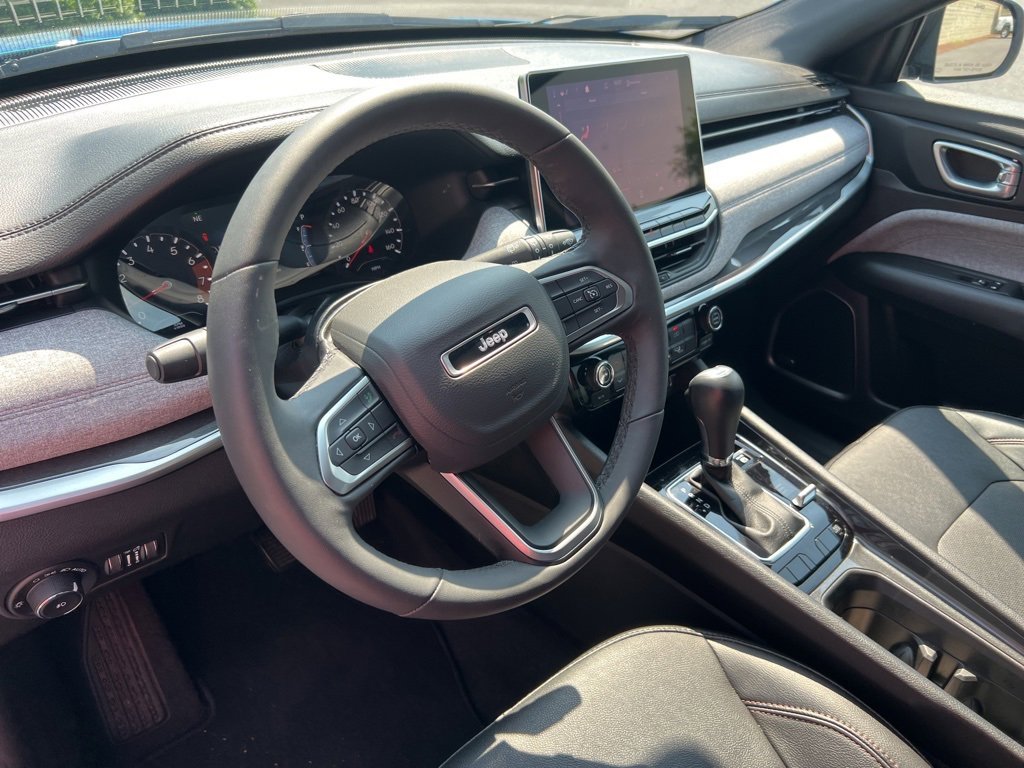 New 2023 Jeep Compass Latitude w/ Sun and Sound Group image 13