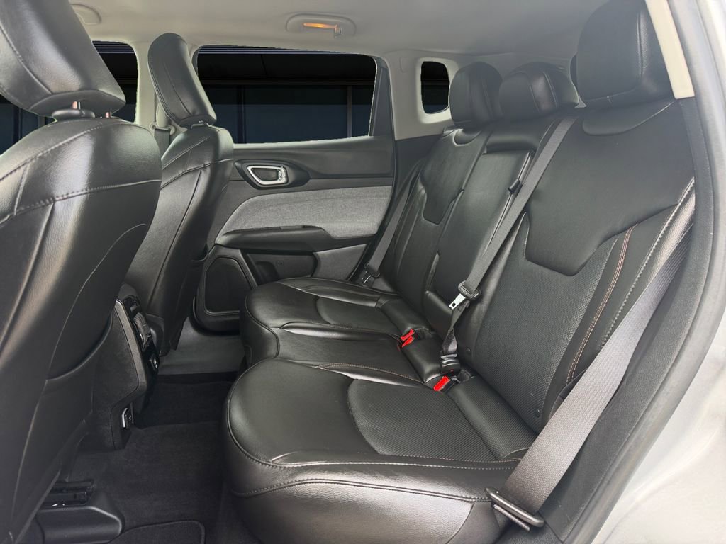 Used 2022 Jeep Compass Latitude AWD/4WD image 19