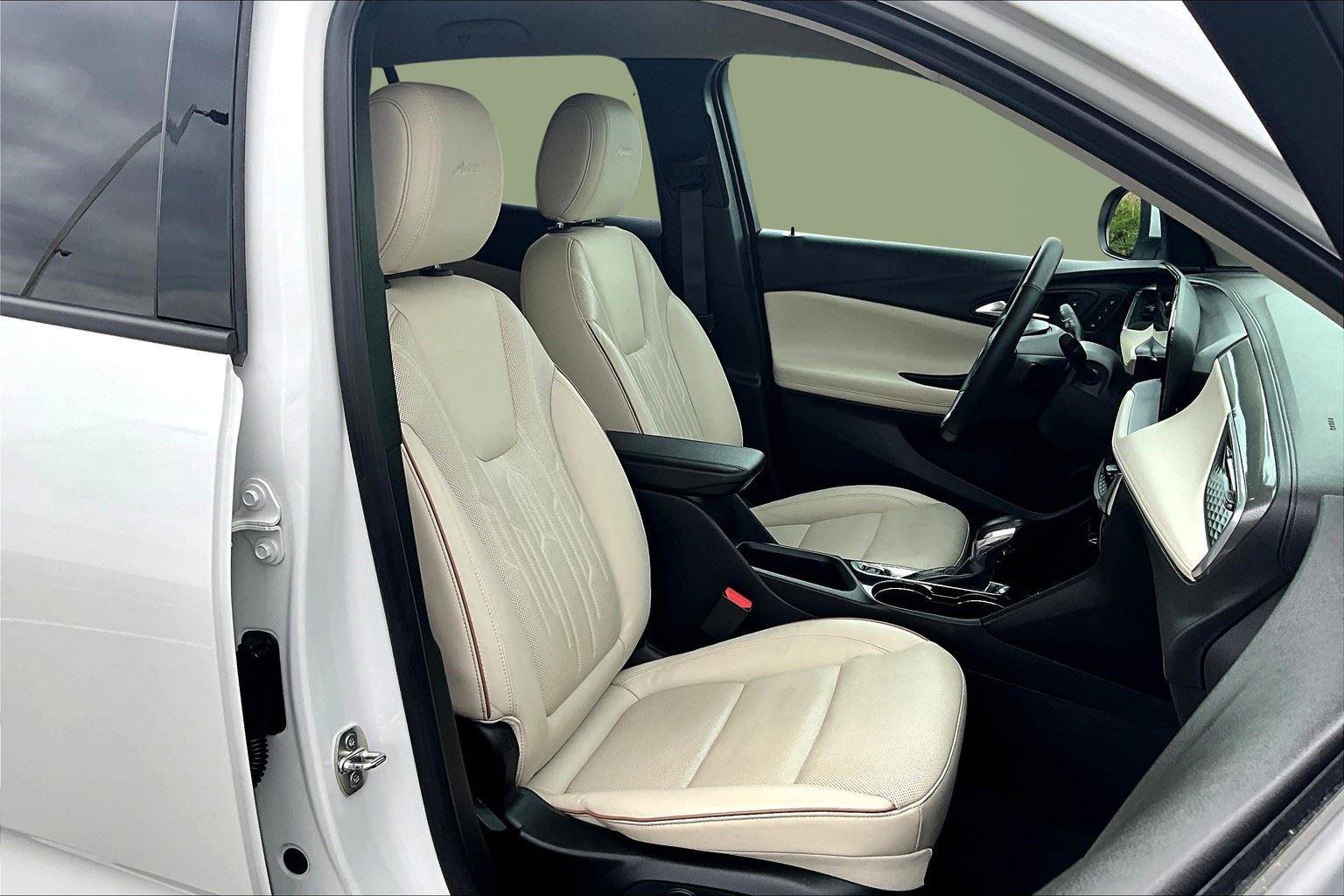 Certified 2024 Buick Encore GX Avenir image 7