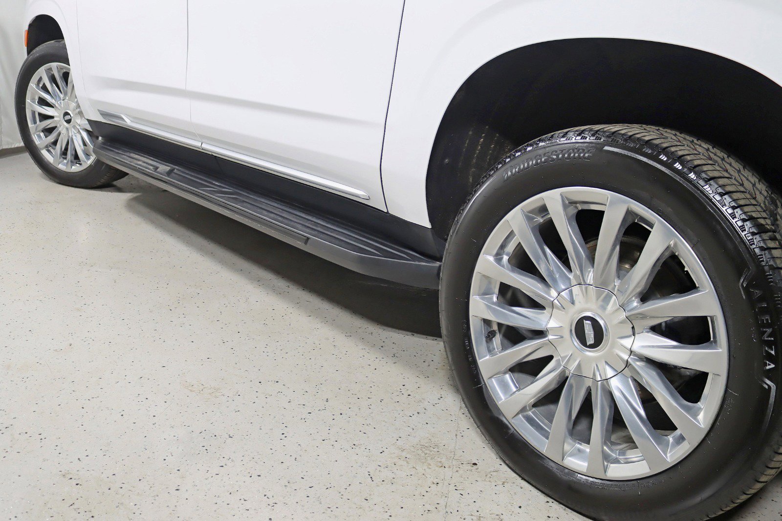 Used 2023 Cadillac Escalade ESV Premium Luxury AWD/4WD image 12